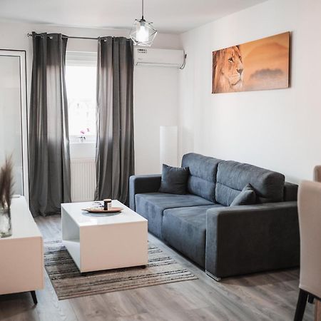 דובוי Apartman Centar מראה חיצוני תמונה